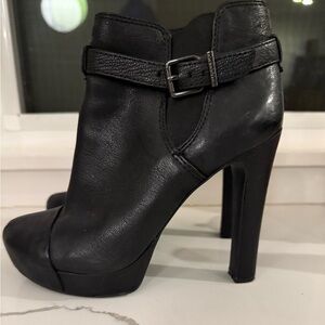 Giani Bernini Black Leather Heeled Boots
